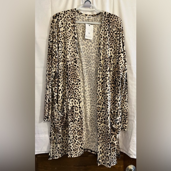 Leopard cardigan!  Size M. New with tags! - Picture 1 of 4